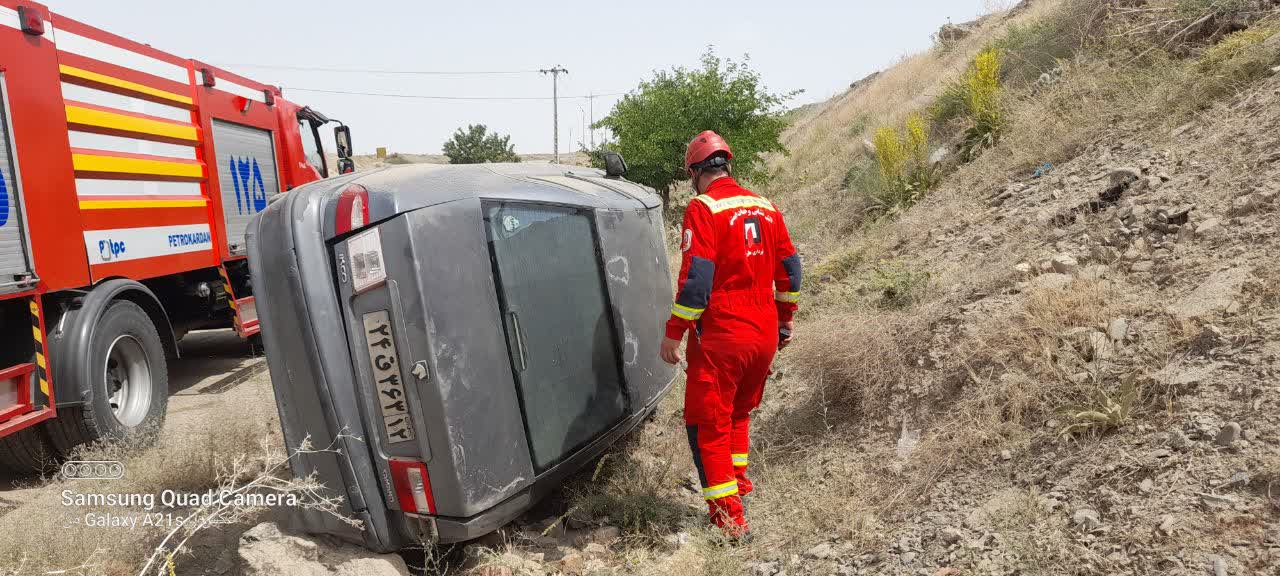 واژگونی خودرو سمند در جاده نغندر